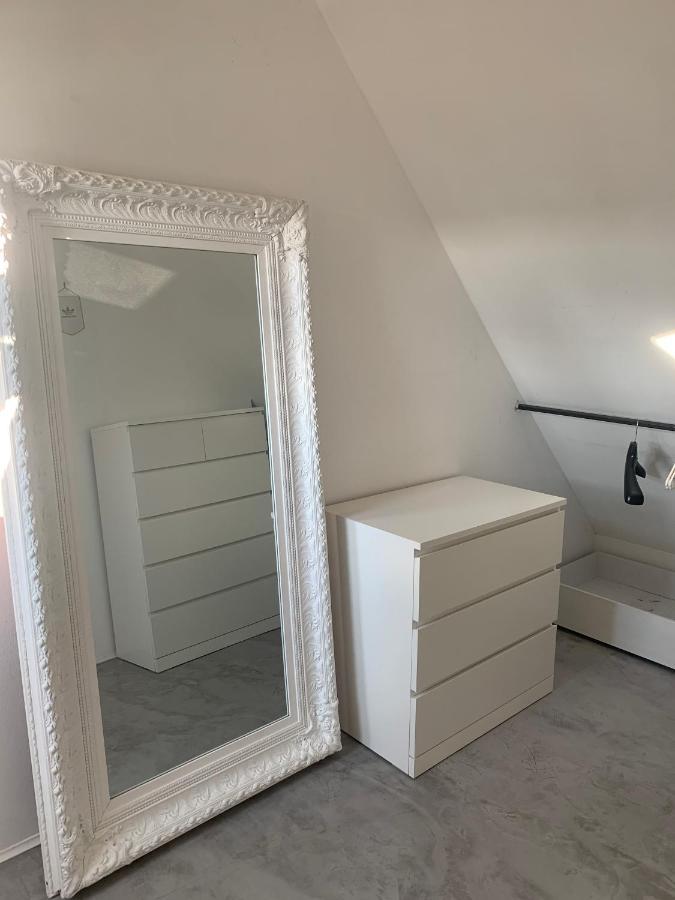 Schoene Dachgeschoss-maisonette Apartment Munich