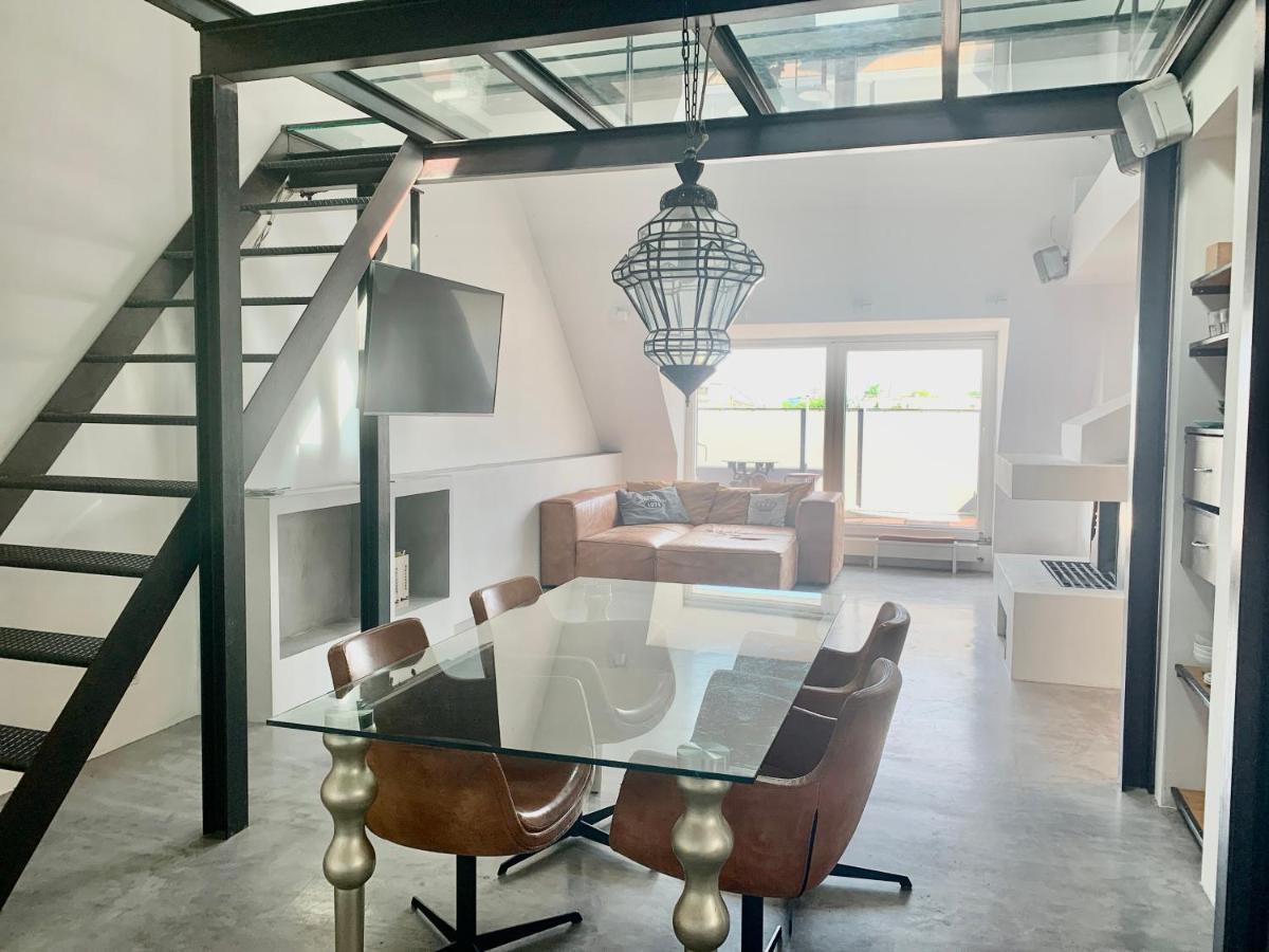 Schoene Dachgeschoss-maisonette