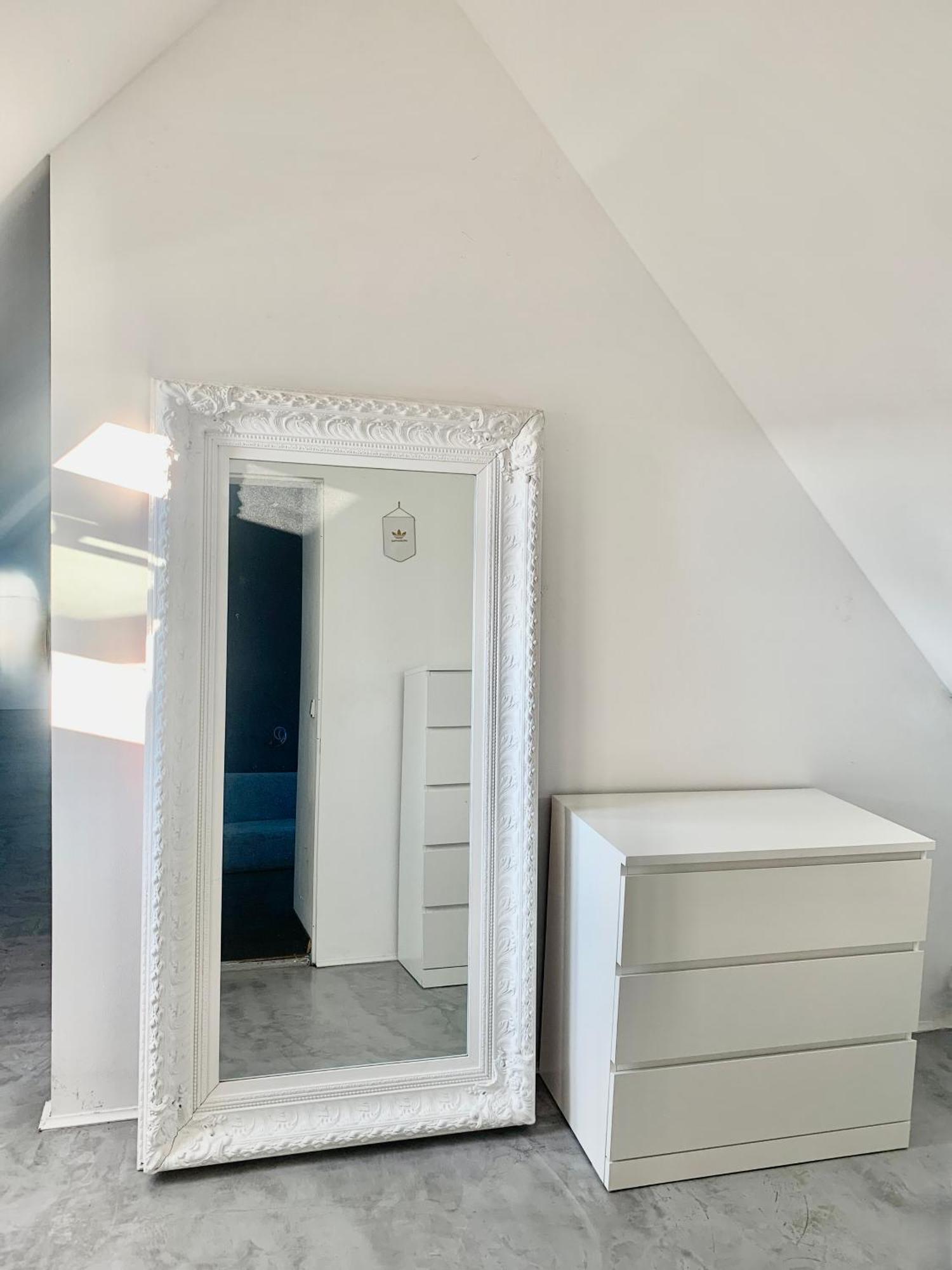 Schoene Dachgeschoss-maisonette Apartment