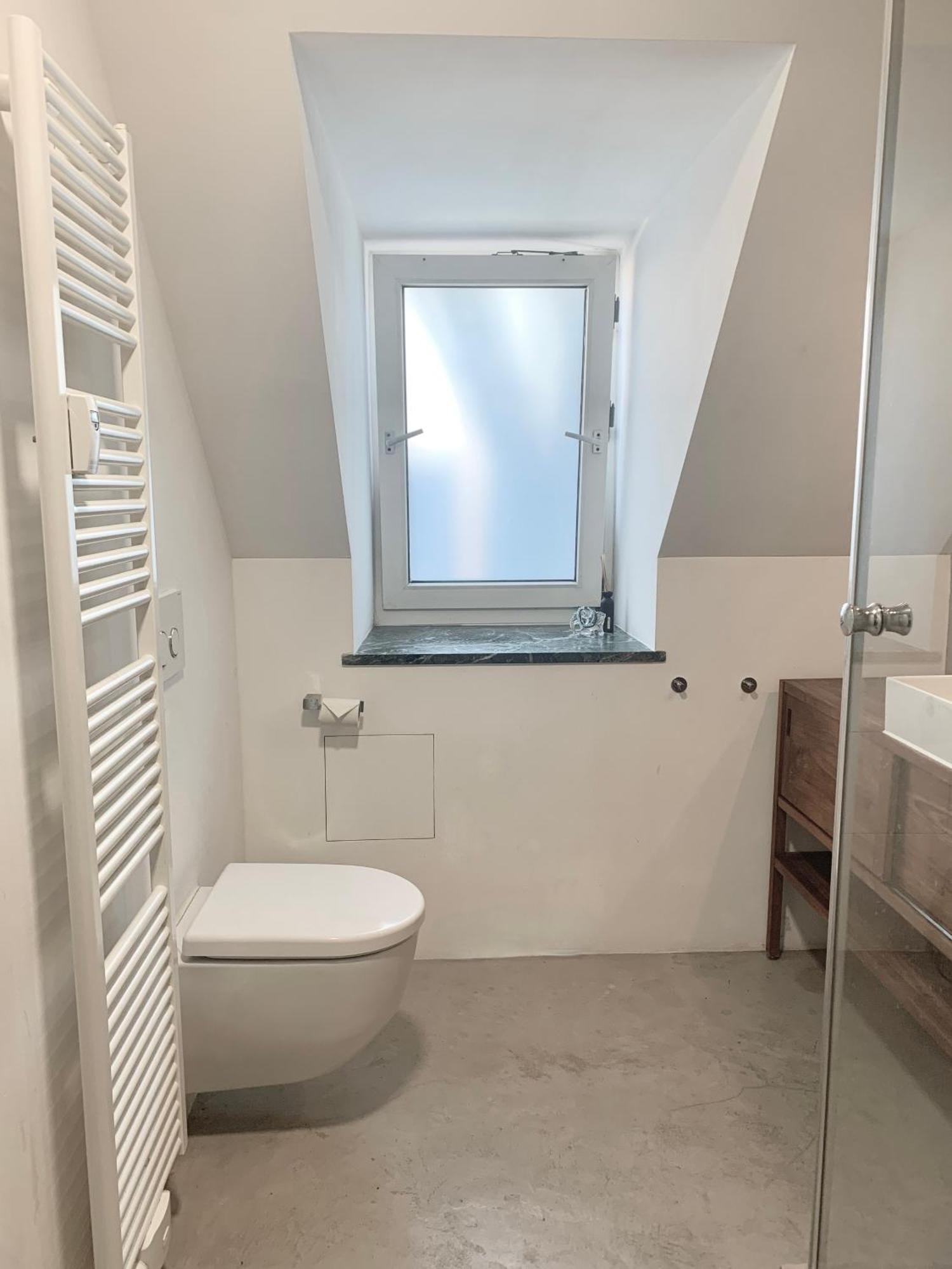 Schoene Dachgeschoss-maisonette *