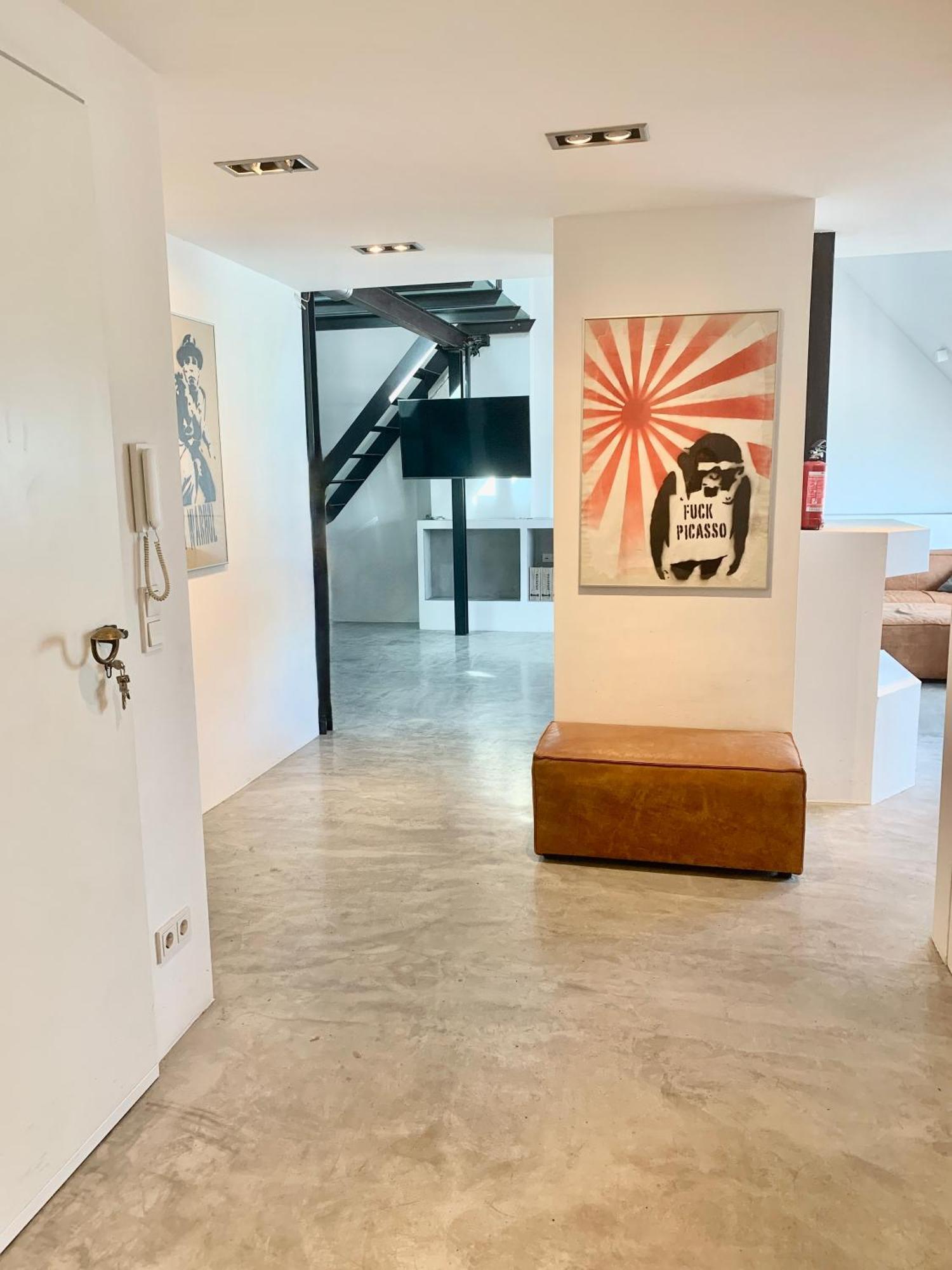 Schoene Dachgeschoss-maisonette Munich
